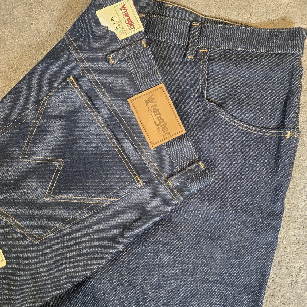 Wrangler Rugged Wear Jeans Mens 48 X 36  Relaxed Fit Denim Blue Stretch